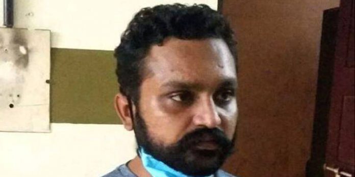 കള്ളനോട്ട് മാറിയെടുക്കാൻ സിഡിഎം ഉപയോഗിച്ചു : യുവാവ് അറസ്റ്റിൽ കള്ളനോട്ട് മാറിയെടുക്കാൻ സിഡിഎം ഉപയോഗിച്ചു : യുവാവ് അറസ്റ്റിൽ 