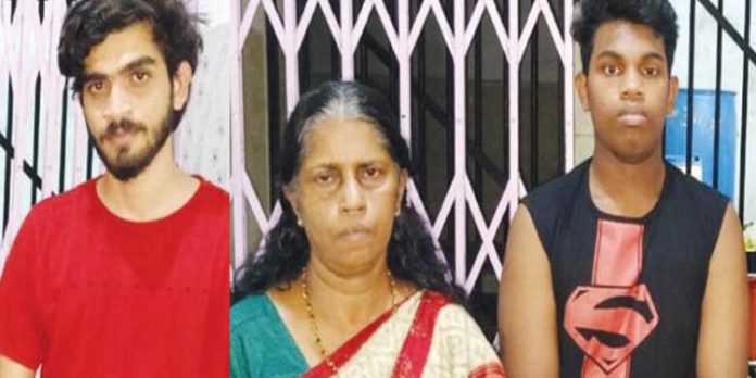ഐ.ടി.യു ബാങ്കില്നിന്ന് ലക്ഷങ്ങള് തട്ടിയ ജീവനക്കാരിയും കൂട്ടാളികളും അറസ്റ്റില് ഐ.ടി.യു ബാങ്കില്നിന്ന് ലക്ഷങ്ങള് തട്ടിയ ജീവനക്കാരിയും കൂട്ടാളികളും അറസ്റ്റില്