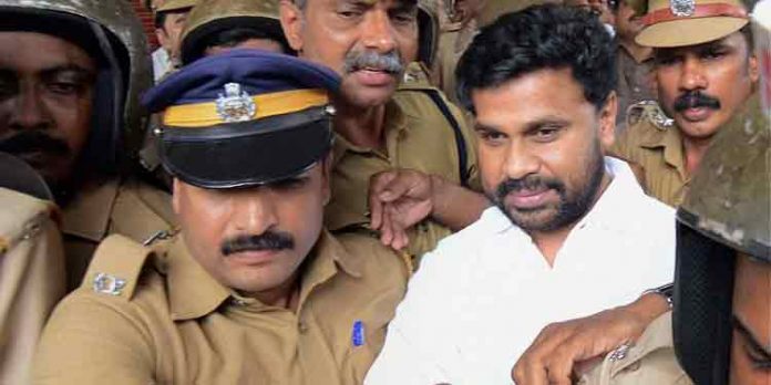 നടിയെ ആക്രമിച്ച കേസ് ; പുതിയ പ്രൊസിക്യൂട്ടറെ നിയമിക്കുന്ന കാര്യത്തിൽ നിലപാട് അറിയിക്കണമെന്ന് കോടതി നടിയെ ആക്രമിച്ച കേസ് ; പുതിയ പ്രൊസിക്യൂട്ടറെ നിയമിക്കുന്ന കാര്യത്തിൽ നിലപാട് അറിയിക്കണമെന്ന് കോടതി