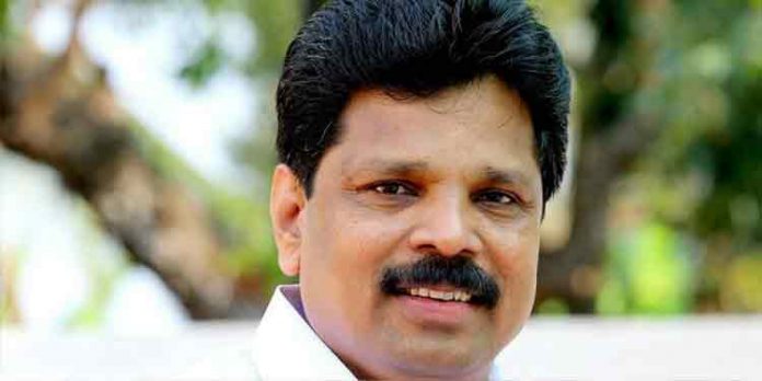 സോളാർ ലൈംഗിക പീഡനക്കേസ് : മുൻ മന്ത്രി എപി അനിൽകുമാറിനെ ഉടൻ ചോദ്യം ചെയ്തേക്കും സോളാർ ലൈംഗിക പീഡനക്കേസ് : മുൻ മന്ത്രി എപി അനിൽകുമാറിനെ ഉടൻ ചോദ്യം ചെയ്തേക്കും
