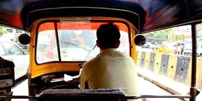 സംസ്ഥാനത്ത് 15 വര്ഷത്തിലധികം പഴക്കമുള്ള ഡീസല് ഓട്ടോറിക്ഷകള് നിരോധിക്കുന്നു സംസ്ഥാനത്ത് 15 വര്ഷത്തിലധികം പഴക്കമുള്ള ഡീസല് ഓട്ടോറിക്ഷകള് നിരോധിക്കുന്നു