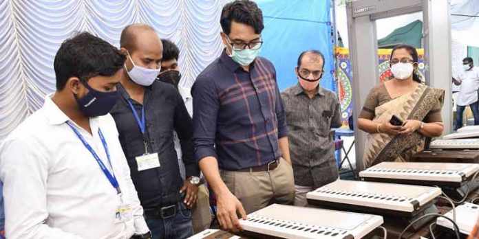 ഇലക്ട്രോണിക് വോട്ടിംഗ് മെഷീനുകളുടെ മോക്ക് പോള് നടത്തി ഇലക്ട്രോണിക് വോട്ടിംഗ് മെഷീനുകളുടെ മോക്ക് പോള് നടത്തി