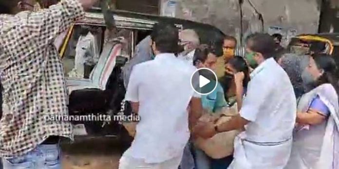 പത്തനംതിട്ട നഗരസഭാ ചെയര്പേഴ്സനെയും വനിതാ കൗണ്സിലര്മാരെയും അക്രമിച്ചവര്ക്കെതിരെ ജ്യാമ്യമില്ലാ വകുപ്പുകള് പ്രകാരം കേസെടുക്കണം ; ബാബു ജോര്ജ്ജ് പത്തനംതിട്ട നഗരസഭാ ചെയര്പേഴ്സനെയും വനിതാ കൗണ്സിലര്മാരെയും അക്രമിച്ചവര്ക്കെതിരെ ജ്യാമ്യമില്ലാ വകുപ്പുകള് പ്രകാരം കേസെടുക്കണം ; ബാബു ജോര്ജ്ജ്