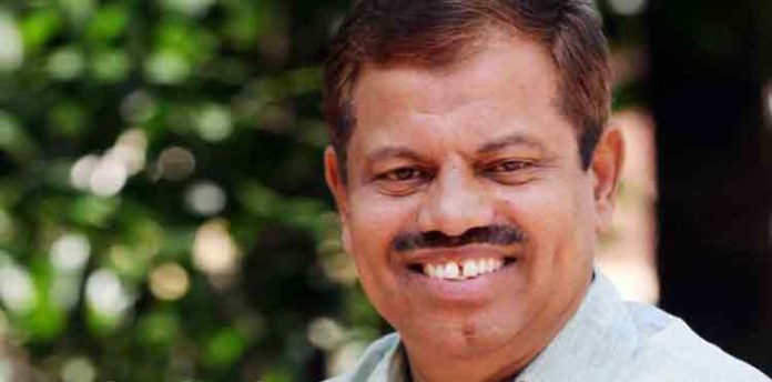 ജ്വല്ലറി നിക്ഷേപ തട്ടിപ്പ് : 63 കേസുകളിൽ എം.സി കമറുദ്ദീൻ എംഎൽഎയുടെ അറസ്റ്റ് രേഖപ്പെടുത്തി ജ്വല്ലറി നിക്ഷേപ തട്ടിപ്പ് : 63 കേസുകളിൽ എം.സി കമറുദ്ദീൻ എംഎൽഎയുടെ അറസ്റ്റ് രേഖപ്പെടുത്തി