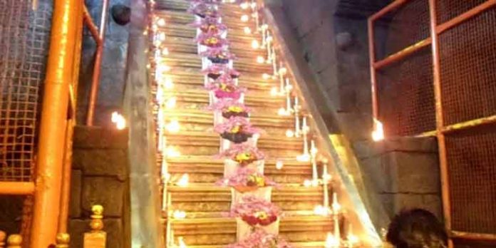 ശബരിമലയുടെ പുണ്യമായി പടിപൂജയും ഉദയാസ്തമന പൂജയും ശബരിമലയുടെ പുണ്യമായി പടിപൂജയും ഉദയാസ്തമന പൂജയും