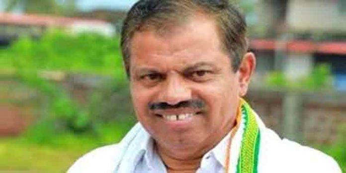 ജ്വല്ലറി തട്ടിപ്പ് കേസ് ; എം സി കമറുദ്ദീനെ കസ്റ്റഡിയില് വിട്ടു ജ്വല്ലറി തട്ടിപ്പ് കേസ് ; എം സി കമറുദ്ദീനെ കസ്റ്റഡിയില് വിട്ടു