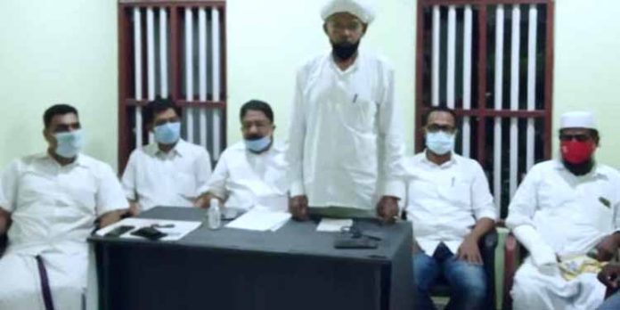 സംവരണ അട്ടിമറിക്കെതിരെ സമസ്ത ; 10 ലക്ഷം പ്രതിഷേധ ഒപ്പുകൾ മുഖ്യമന്ത്രിയ്ക്ക് നല്കുമെന്ന് ഭാരവാഹികള് സംവരണ അട്ടിമറിക്കെതിരെ സമസ്ത ; 10 ലക്ഷം പ്രതിഷേധ ഒപ്പുകൾ മുഖ്യമന്ത്രിയ്ക്ക് നല്കുമെന്ന് ഭാരവാഹികള്