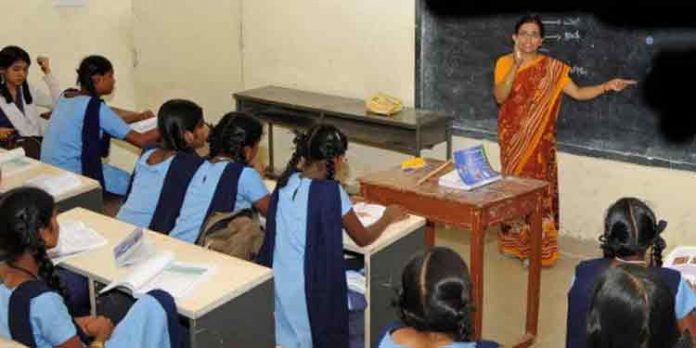 അധ്യാപക നിയമനം : തടസ്സം സ്കൂൾ അടച്ചിരിക്കുന്നതിനാൽ അധ്യാപക നിയമനം : തടസ്സം സ്കൂൾ അടച്ചിരിക്കുന്നതിനാൽ