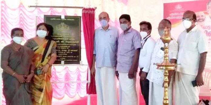 ഓട്ടാഫീസ് കടവ് പാലം ഉദ്ഘാടനം ചെയ്തു ഓട്ടാഫീസ് കടവ് പാലം ഉദ്ഘാടനം ചെയ്തു