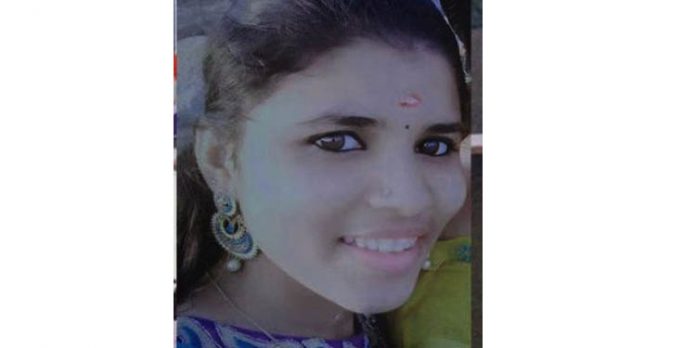 16കാരിയെ വീടിനുള്ളില് കത്തിക്കരിഞ്ഞ നിലയില് കണ്ടെത്തിയ സംഭവം : കൊലപാതകമെന്ന് പിതാവ് 16കാരിയെ വീടിനുള്ളില് കത്തിക്കരിഞ്ഞ നിലയില് കണ്ടെത്തിയ സംഭവം : കൊലപാതകമെന്ന് പിതാവ്