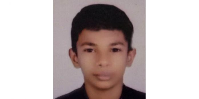 കൂട്ടുകാര്ക്കൊപ്പം കുളിക്കാന് പോയ 17 കാരന് പുഴയില് മുങ്ങി മരിച്ചു കൂട്ടുകാര്ക്കൊപ്പം കുളിക്കാന് പോയ 17 കാരന് പുഴയില് മുങ്ങി മരിച്ചു