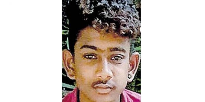 ചികിത്സയ്ക്കെത്തിയ വിദ്യാര്ഥിയായ ആദിവാസി ബാലനെ വൈദ്യന്റെ വീട്ടില് മരിച്ച നിലയില് കണ്ടെത്തി ചികിത്സയ്ക്കെത്തിയ വിദ്യാര്ഥിയായ ആദിവാസി ബാലനെ വൈദ്യന്റെ വീട്ടില് മരിച്ച നിലയില് കണ്ടെത്തി