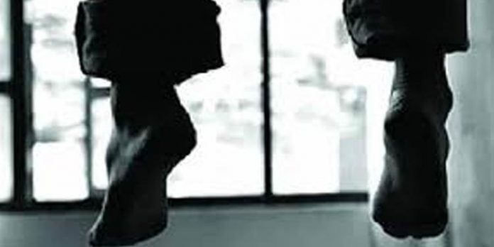 കോവിഡ് കെയര് സെന്ററില് പോക്സോ കേസിലെ പ്രതിയെ തൂങ്ങിമരിച്ച നിലയില് കോവിഡ് കെയര് സെന്ററില് പോക്സോ കേസിലെ പ്രതിയെ തൂങ്ങിമരിച്ച നിലയില്