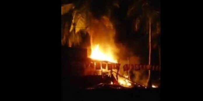 വിജയിച്ച മുസ്ലിംലീഗ് സ്ഥാനാര്ഥിയുടെ കടയ്ക്ക് തീയിട്ടു വിജയിച്ച മുസ്ലിംലീഗ് സ്ഥാനാര്ഥിയുടെ കടയ്ക്ക് തീയിട്ടു
