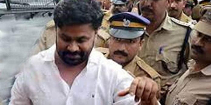 നടിയെ ആക്രമിച്ച സംഭവത്തില് തുടര് വിചാരണയ്ക്കായി പുതിയ പ്രോസിക്യൂട്ടര് ഉടന് നടിയെ ആക്രമിച്ച സംഭവത്തില് തുടര് വിചാരണയ്ക്കായി പുതിയ പ്രോസിക്യൂട്ടര് ഉടന്