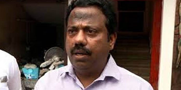 വന്തോതില് സ്വത്ത് സമ്പാദനം നടത്തി ; കളമശ്ശേരി മുന് ഏരിയ സെക്രട്ടറി സക്കീര് ഹുസൈനെക്കുറിച്ചുളള സി.പി.എം അന്വേഷണ റിപ്പോര്ട്ട് പുറത്ത് വന്തോതില് സ്വത്ത് സമ്പാദനം നടത്തി ; കളമശ്ശേരി മുന് ഏരിയ സെക്രട്ടറി സക്കീര് ഹുസൈനെക്കുറിച്ചുളള സി.പി.എം അന്വേഷണ റിപ്പോര്ട്ട് പുറത്ത്