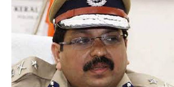 സംസ്ഥാന പോലീസ് മേധാവിയായി ടോമിന് ജെ. തച്ചങ്കരിയെ നിയമിച്ചേക്കും സംസ്ഥാന പോലീസ് മേധാവിയായി ടോമിന് ജെ. തച്ചങ്കരിയെ നിയമിച്ചേക്കും