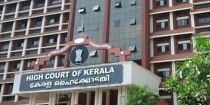 വടക്കാഞ്ചേരി ലൈഫ് മിഷന് പദ്ധതിയില് ദുരൂഹതയെന്ന് ഹൈക്കോടതി വടക്കാഞ്ചേരി ലൈഫ് മിഷന് പദ്ധതിയില് ദുരൂഹതയെന്ന് ഹൈക്കോടതി