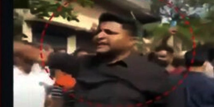 കൊഫെ പോസ പ്രകാരം ജയിലിലടച്ച പ്രതി കൊടുവള്ളിയില് മുസ്ലീം ലീഗിന്റെ പ്രകടനം നയിച്ചു ; ദൃശ്യങ്ങള് പുറത്ത് കൊഫെ പോസ പ്രകാരം ജയിലിലടച്ച പ്രതി കൊടുവള്ളിയില് മുസ്ലീം ലീഗിന്റെ പ്രകടനം നയിച്ചു ; ദൃശ്യങ്ങള് പുറത്ത്