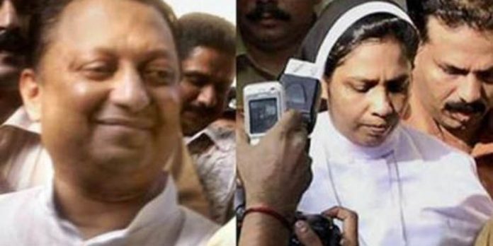 അഭയ കേസില് പ്രതികളായ ഫാ. തോമസ് എം. കോട്ടൂരിനെയും സിസ്റ്റര് സെഫിയെയും കോടതിയില് എത്തിച്ചു ; ശിക്ഷാ വിധി ഉടന് അഭയ കേസില് പ്രതികളായ ഫാ. തോമസ് എം. കോട്ടൂരിനെയും സിസ്റ്റര് സെഫിയെയും കോടതിയില് എത്തിച്ചു ; ശിക്ഷാ വിധി ഉടന്