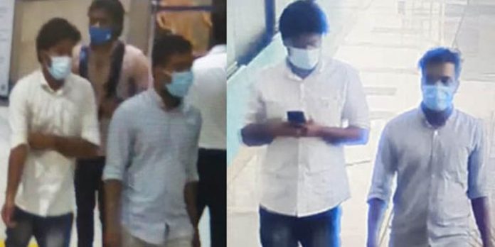 ഷോപ്പിംഗ് മാളില് യുവനടിയെ അപമാനിച്ച പ്രതികളുടെ ദൃശ്യങ്ങള് പോലീസ് പുറത്തുവിട്ടു ഷോപ്പിംഗ് മാളില് യുവനടിയെ അപമാനിച്ച പ്രതികളുടെ ദൃശ്യങ്ങള് പോലീസ് പുറത്തുവിട്ടു