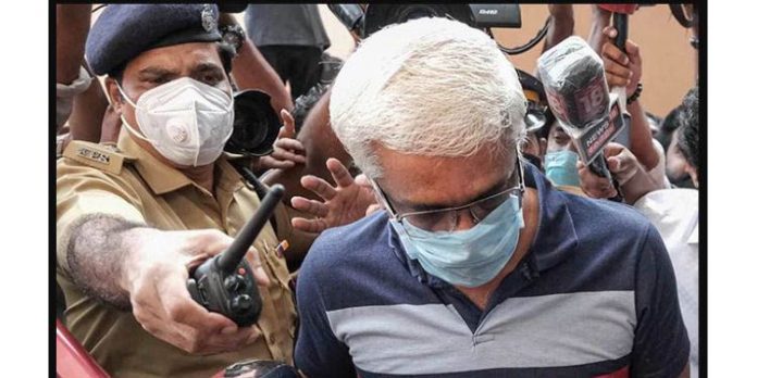 എം. ശിവശങ്കറിനെതിരെ കൂടുതല് തെളിവുകള് മുദ്രവച്ച കവറില് കോടതിയില് നല്കി കസ്റ്റംസ് എം. ശിവശങ്കറിനെതിരെ കൂടുതല് തെളിവുകള് മുദ്രവച്ച കവറില് കോടതിയില് നല്കി കസ്റ്റംസ്
