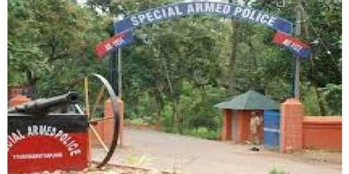 പേരൂര്ക്കട എസ്എപി ക്വാര്ട്ടേഴ്സില് പോലീസ് ഉദ്യോഗസ്ഥനെ ഹവില്ദാര് കത്തികാട്ടി ഭീഷണിപ്പെടുത്തി പേരൂര്ക്കട എസ്എപി ക്വാര്ട്ടേഴ്സില് പോലീസ് ഉദ്യോഗസ്ഥനെ ഹവില്ദാര് കത്തികാട്ടി ഭീഷണിപ്പെടുത്തി