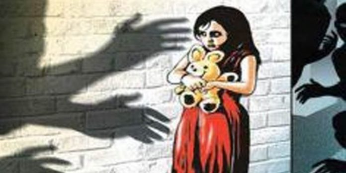 മൂന്ന് വയസ്സുള്ള പെണ്കുട്ടിയെ ബലാല്സംഗം ചെയ്ത് കൊലപ്പെടുത്തിയ പ്രതിക്ക് വധശിക്ഷ മൂന്ന് വയസ്സുള്ള പെണ്കുട്ടിയെ ബലാല്സംഗം ചെയ്ത് കൊലപ്പെടുത്തിയ പ്രതിക്ക് വധശിക്ഷ