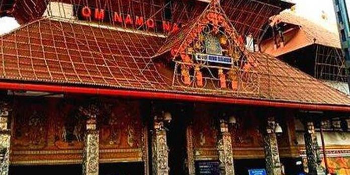 ഗുരുവായൂര് ക്ഷേത്രത്തില് നാളെ മുതല് ഭക്തരെ പ്രവേശിപ്പിക്കാന് തീരുമാനം ഗുരുവായൂര് ക്ഷേത്രത്തില് നാളെ മുതല് ഭക്തരെ പ്രവേശിപ്പിക്കാന് തീരുമാനം