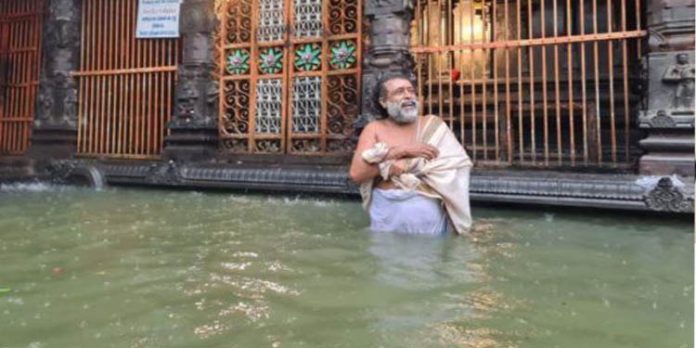 തമിഴ്നാട്ടില് കനത്ത മഴ : കെട്ടിടം തകര്ന്നു വീണ് മൂന്ന് പേര് മരിച്ചു തമിഴ്നാട്ടില് കനത്ത മഴ : കെട്ടിടം തകര്ന്നു വീണ് മൂന്ന് പേര് മരിച്ചു