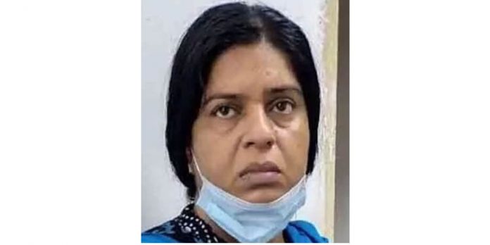 അഞ്ചര കിലോ മുക്കുപണ്ടം പണയംവെച്ച് 1.69 കോടി തട്ടി ; പ്രതി മണിചെയിന് തട്ടിപ്പിന്റെ പ്രധാന കണ്ണി അഞ്ചര കിലോ മുക്കുപണ്ടം പണയംവെച്ച് 1.69 കോടി തട്ടി ; പ്രതി മണിചെയിന് തട്ടിപ്പിന്റെ പ്രധാന കണ്ണി