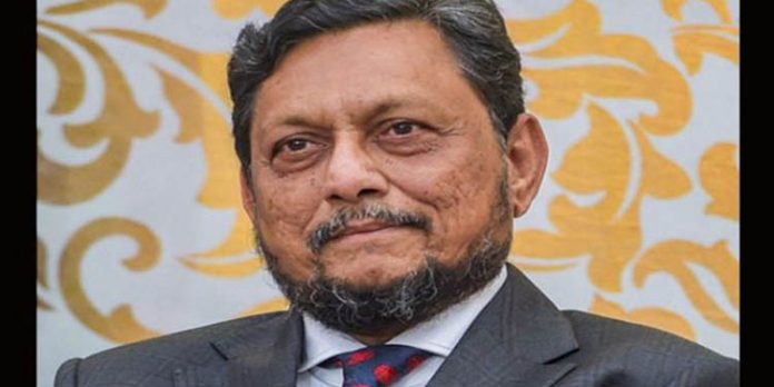 ചീഫ് ജസ്റ്റിസിന്റെ മാതാവിന്റെ രണ്ടരക്കോടി രൂപ തട്ടിയെടുത്തു ; പ്രതി അറസ്റ്റില് ചീഫ് ജസ്റ്റിസിന്റെ മാതാവിന്റെ രണ്ടരക്കോടി രൂപ തട്ടിയെടുത്തു ; പ്രതി അറസ്റ്റില്