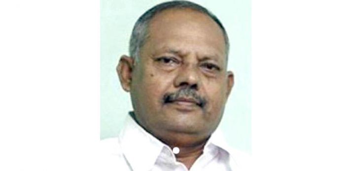 ജോലി വാഗ്ദാനം ചെയ്ത് ഒരു കോടിയിലധികം രൂപ തട്ടിയെടുത്ത കേസിലെ പ്രതി കീഴടങ്ങി ജോലി വാഗ്ദാനം ചെയ്ത് ഒരു കോടിയിലധികം രൂപ തട്ടിയെടുത്ത കേസിലെ പ്രതി കീഴടങ്ങി