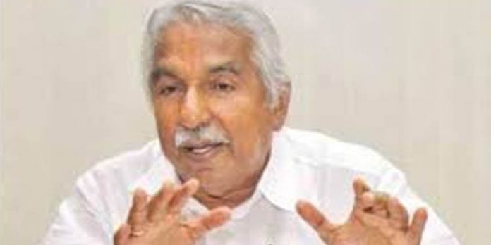 കെപിസിസിയില് നേതൃമാറ്റം ഉണ്ടാവേണ്ട സാഹചര്യമില്ലെന്ന് ഉമ്മന്ചാണ്ടി കെപിസിസിയില് നേതൃമാറ്റം ഉണ്ടാവേണ്ട സാഹചര്യമില്ലെന്ന് ഉമ്മന്ചാണ്ടി