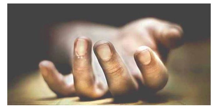 ലോഡ്ജ് മുറിക്കുള്ളില് യുവാവിനെയും യുവതിയെയും മരിച്ച നിലയില് കണ്ടെത്തി ലോഡ്ജ് മുറിക്കുള്ളില് യുവാവിനെയും യുവതിയെയും മരിച്ച നിലയില് കണ്ടെത്തി