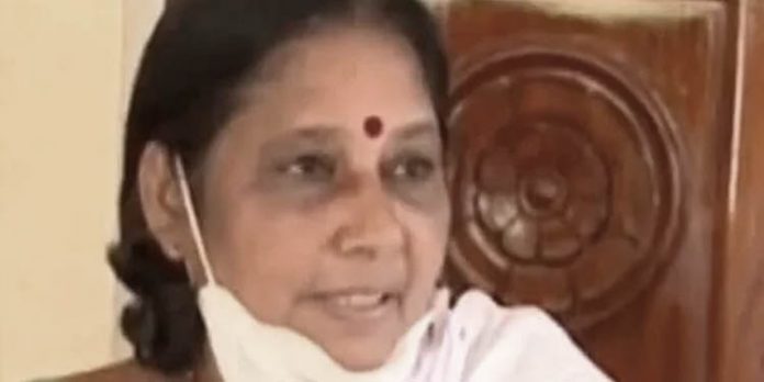 പത്തനംതിട്ട ഡി.സി.സി ജനറല് സെക്രട്ടറി സുധാ കുറുപ്പ് രാജിവെച്ചു ; അഭയംതേടിയത് സി.പി.എമ്മില് പത്തനംതിട്ട ഡി.സി.സി ജനറല് സെക്രട്ടറി സുധാ കുറുപ്പ് രാജിവെച്ചു ; അഭയംതേടിയത് സി.പി.എമ്മില്