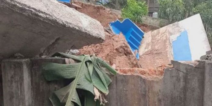 നീന്തല്കുളം തകര്ന്ന് അയല്വാസിയുടെ വീട് തകര്ന്നു നീന്തല്കുളം തകര്ന്ന് അയല്വാസിയുടെ വീട് തകര്ന്നു