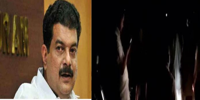 പി.വി. അന്വറിനെ യു.ഡി.എഫ് പ്രവര്ത്തകര് കൈയേറ്റം ചെയ്തതായി പരാതി പി.വി. അന്വറിനെ യു.ഡി.എഫ് പ്രവര്ത്തകര് കൈയേറ്റം ചെയ്തതായി പരാതി