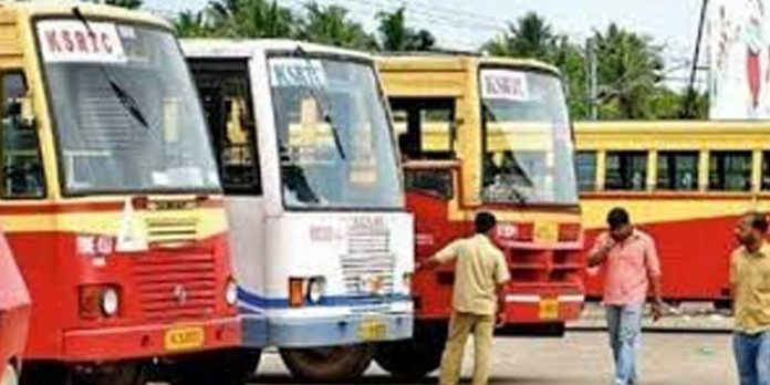 മദ്യപാനം, മദ്യക്കടത്ത്; വിവിധ കുറ്റകൃത്യങ്ങളിലേര്പ്പെട്ട ഇരുപത്തിനാല് കെഎസ്ആര്ടിസി ജീവനക്കാര്ക്ക് സസ്പെന്ഷന് മദ്യപാനം, മദ്യക്കടത്ത്; വിവിധ കുറ്റകൃത്യങ്ങളിലേര്പ്പെട്ട ഇരുപത്തിനാല് കെഎസ്ആര്ടിസി ജീവനക്കാര്ക്ക് സസ്പെന്ഷന്