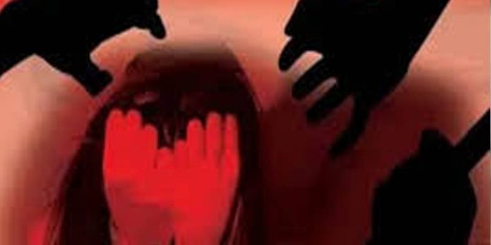 പ്രായപൂര്ത്തിയാകാത്ത പെണ്കുട്ടിയെ പീഡിപ്പിച്ചത് ഭാര്യയുടെ ഒത്താശയോടെ ; യുവതി കേസില് രണ്ടാം പ്രതി പ്രായപൂര്ത്തിയാകാത്ത പെണ്കുട്ടിയെ പീഡിപ്പിച്ചത് ഭാര്യയുടെ ഒത്താശയോടെ ; യുവതി കേസില് രണ്ടാം പ്രതി