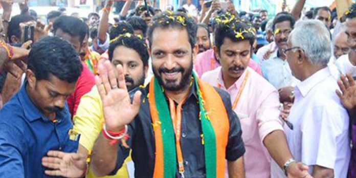 കോണ്ഗ്രസിന്റെ അവിശുദ്ധ ബന്ധത്തിന്റെ ജാരസന്തതിയാണ് എല്ഡിഎഫ് വിജയമെന്നു കെ.സുരേന്ദ്രന് കോണ്ഗ്രസിന്റെ അവിശുദ്ധ ബന്ധത്തിന്റെ ജാരസന്തതിയാണ് എല്ഡിഎഫ് വിജയമെന്നു കെ.സുരേന്ദ്രന്