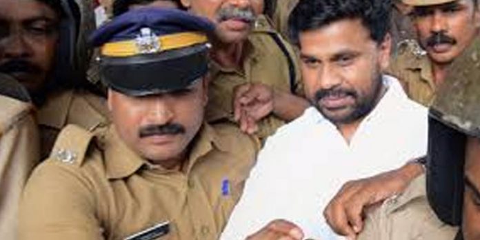 നടിയെ ആക്രമിച്ച കേസില് സംസ്ഥാന സര്ക്കാര് സുപ്രീംകോടതിയെ സമീപിച്ചു നടിയെ ആക്രമിച്ച കേസില് സംസ്ഥാന സര്ക്കാര് സുപ്രീംകോടതിയെ സമീപിച്ചു