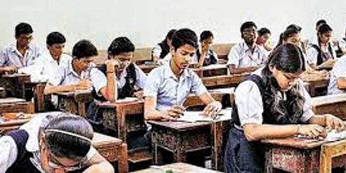 തദ്ദേശ തെരഞ്ഞെടുപ്പിനു ശേഷം 10, 12 ക്ലാസുകള് തുടങ്ങുന്ന കാര്യം സര്ക്കാര് പരിഗണിക്കും തദ്ദേശ തെരഞ്ഞെടുപ്പിനു ശേഷം 10, 12 ക്ലാസുകള് തുടങ്ങുന്ന കാര്യം സര്ക്കാര് പരിഗണിക്കും