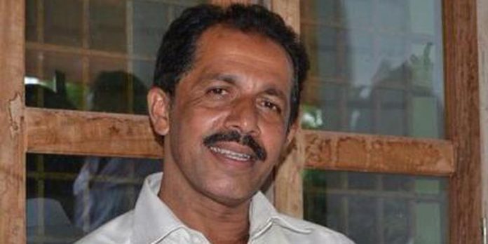 വാടക ക്വാർട്ടേഴ്സിൽ നിന്ന് ചന്ദനമുട്ടികൾ പിടികൂടിയ സംഭവം : പ്രതിയുടെ മുൻകൂർ ജാമ്യാപേക്ഷ ഹൈക്കോടതി തള്ളി വാടക ക്വാർട്ടേഴ്സിൽ നിന്ന് ചന്ദനമുട്ടികൾ പിടികൂടിയ സംഭവം : പ്രതിയുടെ മുൻകൂർ ജാമ്യാപേക്ഷ ഹൈക്കോടതി തള്ളി