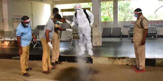 കോവിഡ് : ശബരിമല ഡ്യൂട്ടിയിലുള്ള ജീവനക്കാര് ജാഗ്രത പുലര്ത്തണം : ഡി.എം.ഒ കോവിഡ് : ശബരിമല ഡ്യൂട്ടിയിലുള്ള ജീവനക്കാര് ജാഗ്രത പുലര്ത്തണം : ഡി.എം.ഒ