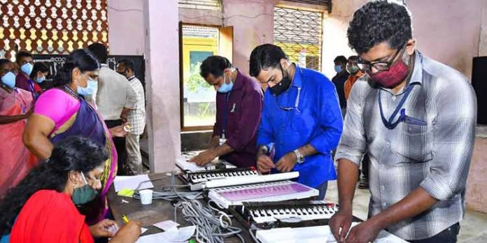 പോസ്റ്റല് വോട്ട് : മുനിസിപ്പല്, ബ്ലോക്ക് തലത്തില് ലഭിച്ചത് 1279 അപേക്ഷകള് പോസ്റ്റല് വോട്ട് : മുനിസിപ്പല്, ബ്ലോക്ക് തലത്തില് ലഭിച്ചത് 1279 അപേക്ഷകള്