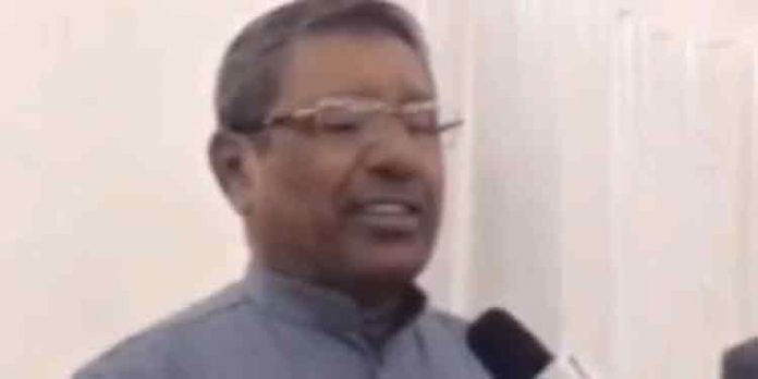 എം.സി.മായിന് ഹാജിക്കെതിരേ സാമ്പത്തിക തട്ടിപ്പിന് പരാതി , അഞ്ചുകോടി തട്ടിച്ചുവെന്ന് കണ്ണൂരിലെ പ്രവാസി എം.സി.മായിന് ഹാജിക്കെതിരേ സാമ്പത്തിക തട്ടിപ്പിന് പരാതി , അഞ്ചുകോടി തട്ടിച്ചുവെന്ന് കണ്ണൂരിലെ പ്രവാസി