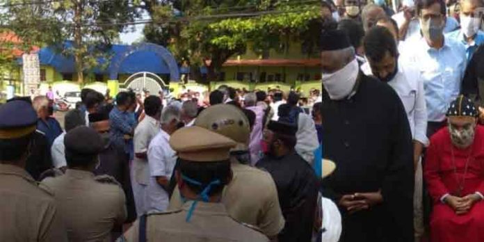 നഷ്ടമായ പള്ളികളില് തിരികെ പ്രവേശിക്കാന് യാക്കോബായ വിശ്വാസികള് ; പോലീസ് തടഞ്ഞു നഷ്ടമായ പള്ളികളില് തിരികെ പ്രവേശിക്കാന് യാക്കോബായ വിശ്വാസികള് ; പോലീസ് തടഞ്ഞു