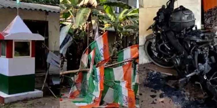 നെയ്യാറ്റിന്കര പുഴനാട്ടില് വ്യാപക ആക്രമണം ; കോണ്ഗ്രസിന്റെ കൊടിമരവും പ്രവര്ത്തകയുടെ കടയും നശിപ്പിച്ചു നെയ്യാറ്റിന്കര പുഴനാട്ടില് വ്യാപക ആക്രമണം ; കോണ്ഗ്രസിന്റെ കൊടിമരവും പ്രവര്ത്തകയുടെ കടയും നശിപ്പിച്ചു
