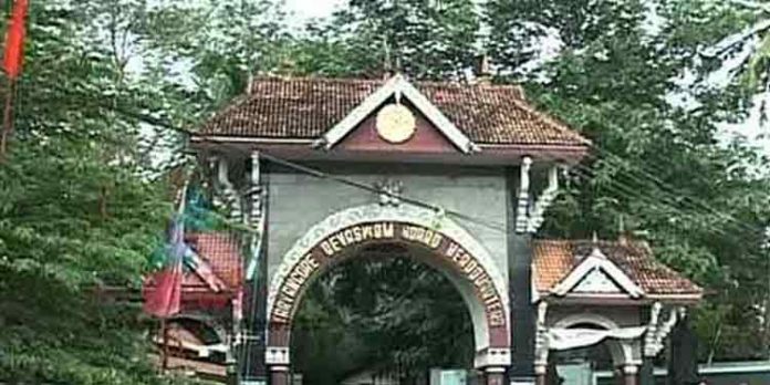 ആഘോഷങ്ങള് ഒഴിവാക്കി ഉത്സവങ്ങള് നടത്താം : അനുമതി നൽകി ദേവസ്വം ബോർഡ് ആഘോഷങ്ങള് ഒഴിവാക്കി ഉത്സവങ്ങള് നടത്താം : അനുമതി നൽകി ദേവസ്വം ബോർഡ്